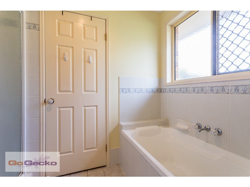 22 Robert South Drive, Crestmead QLD 4132