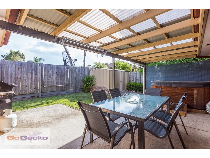 22 Robert South Drive, Crestmead QLD 4132