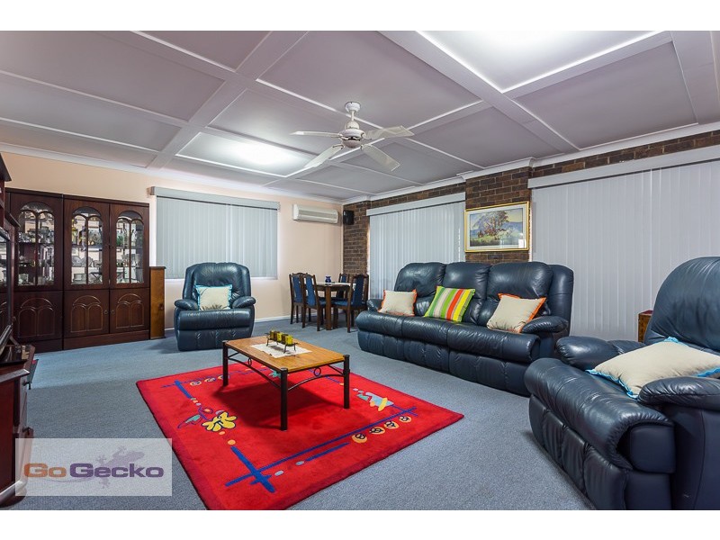 8 Salix Court, Crestmead QLD 4132