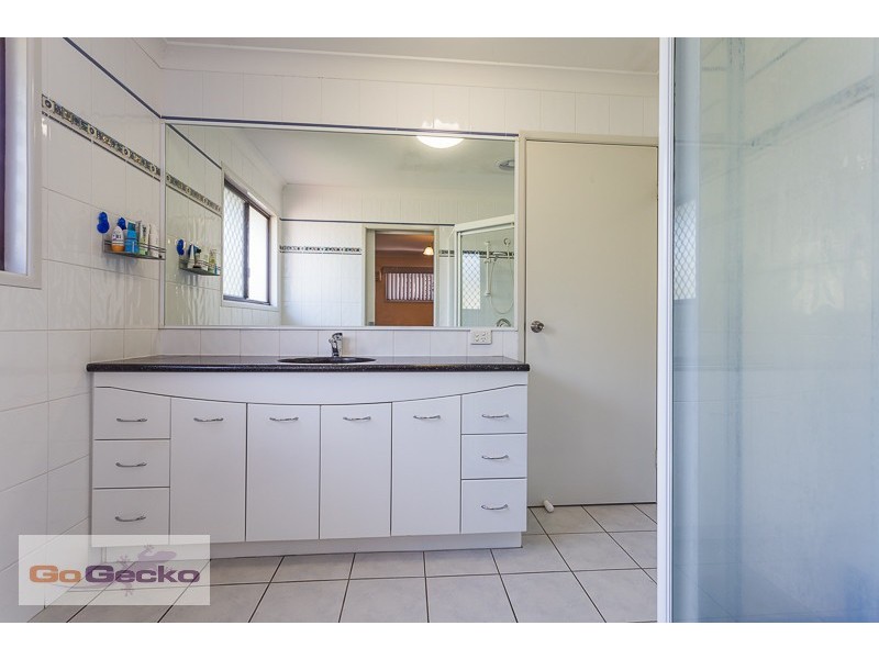 8 Salix Court, Crestmead QLD 4132