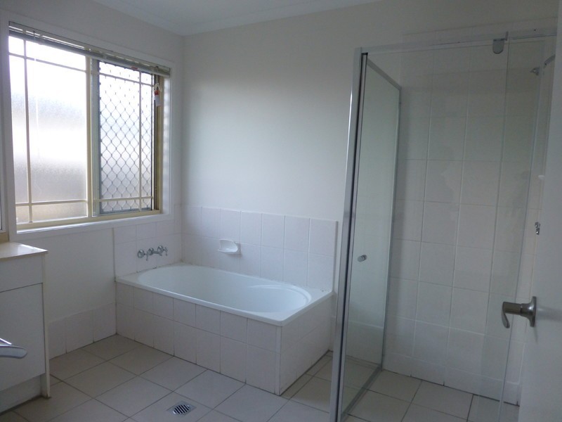 6 Hadlow Street, Waterford West QLD 4133