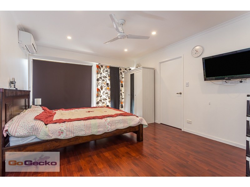 25 Owens Crescent, Regents Park QLD 4118
