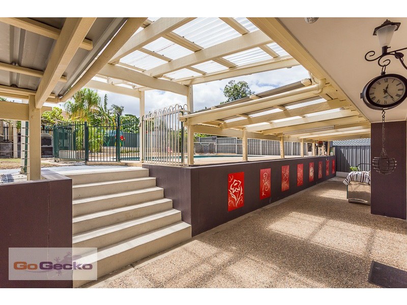 25 Owens Crescent, Regents Park QLD 4118