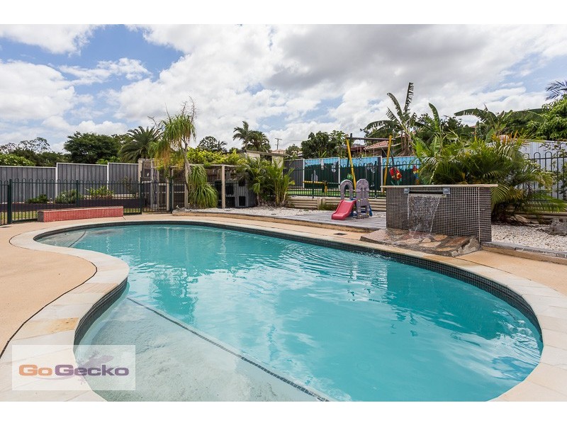 25 Owens Crescent, Regents Park QLD 4118