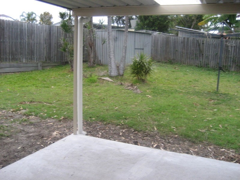 8 Regency Drive, Regents Park QLD 4118