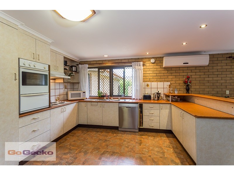 88 Owens Crescent, Regents Park QLD 4118