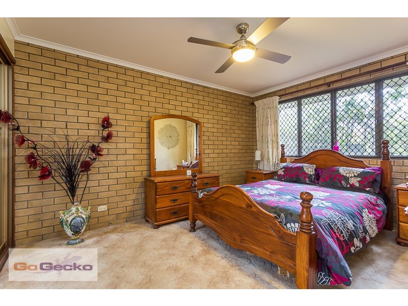 88 Owens Crescent, Regents Park QLD 4118