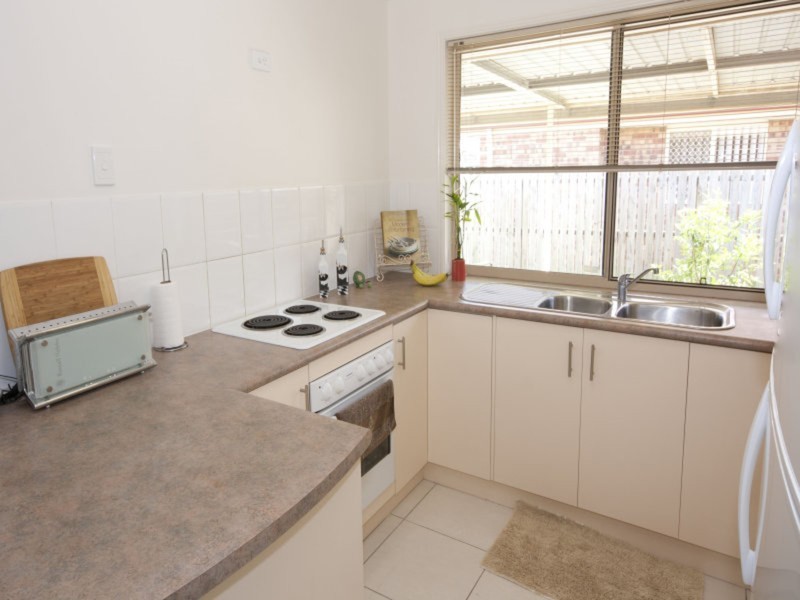 15 Billabong Drive, Crestmead QLD 4132