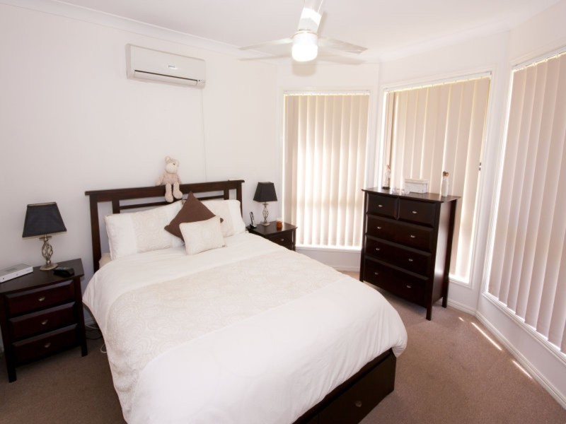 15 Billabong Drive, Crestmead QLD 4132