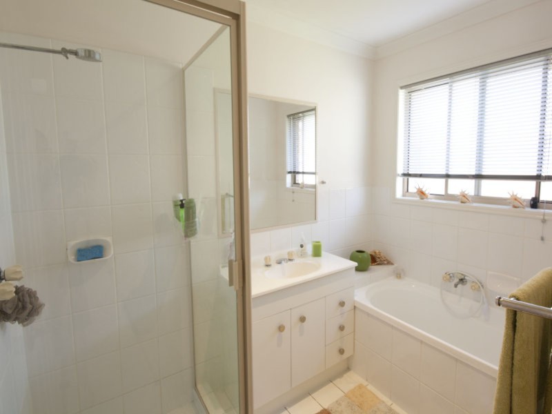15 Billabong Drive, Crestmead QLD 4132