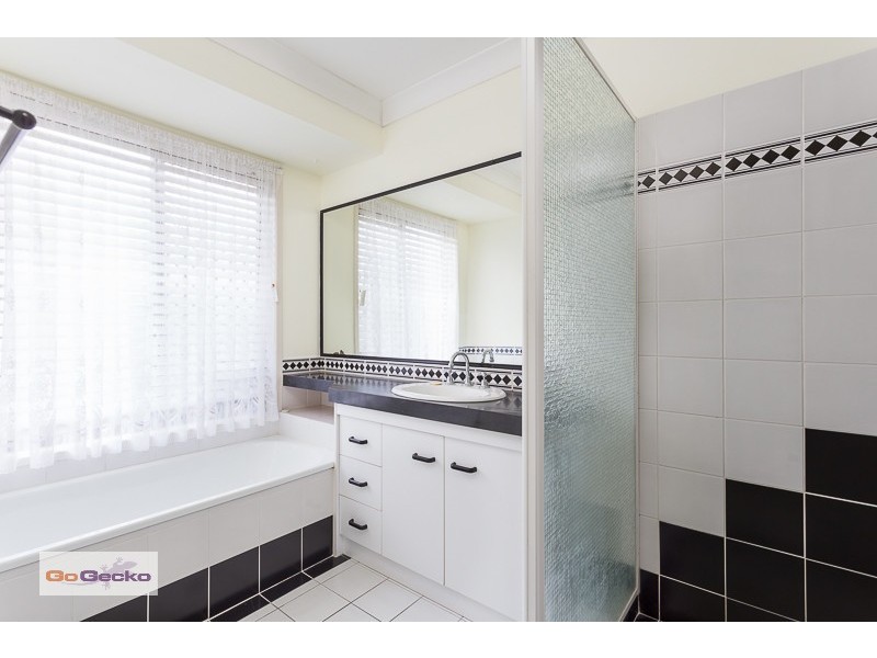 12 Parkside Drive, Crestmead QLD 4132