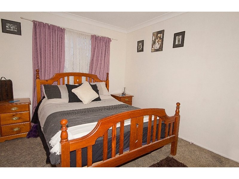 6 Barcrest Court, Crestmead QLD 4132