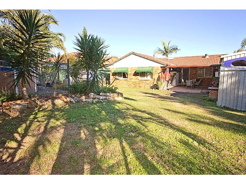 6 Barcrest Court, Crestmead QLD 4132