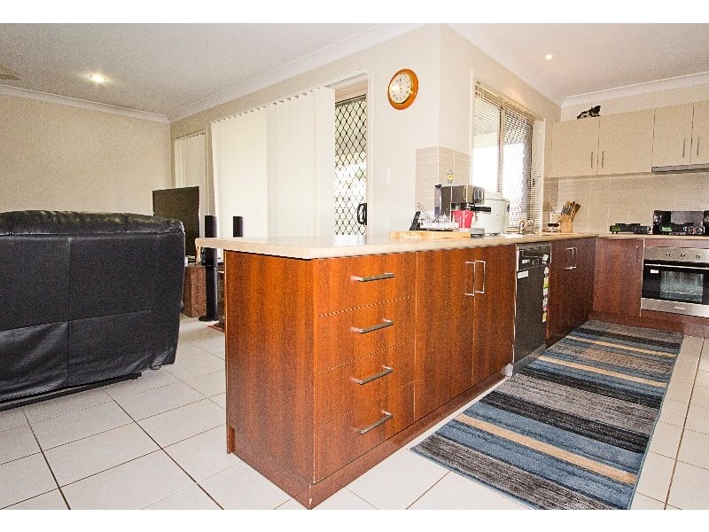 2 Lucy Street, Marsden QLD 4132