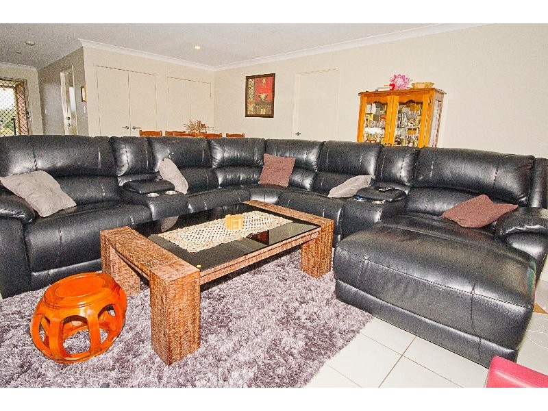 2 Lucy Street, Marsden QLD 4132