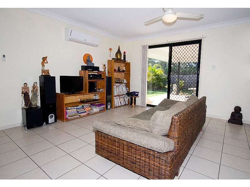 20 Pine Grove Drive, Crestmead QLD 4132