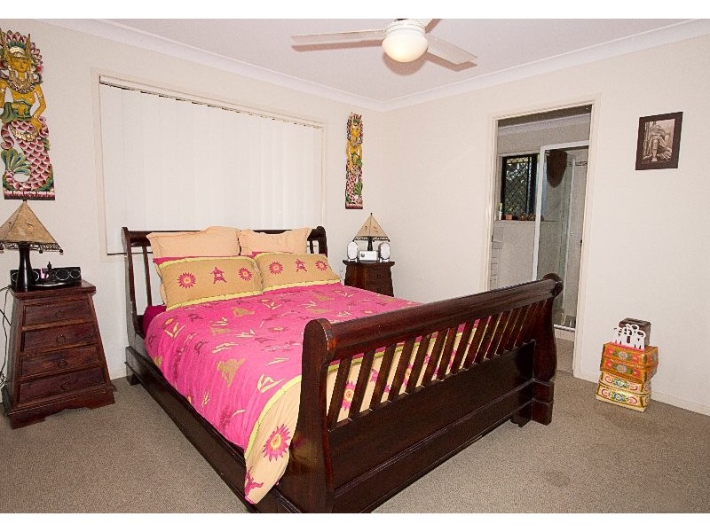 20 Pine Grove Drive, Crestmead QLD 4132