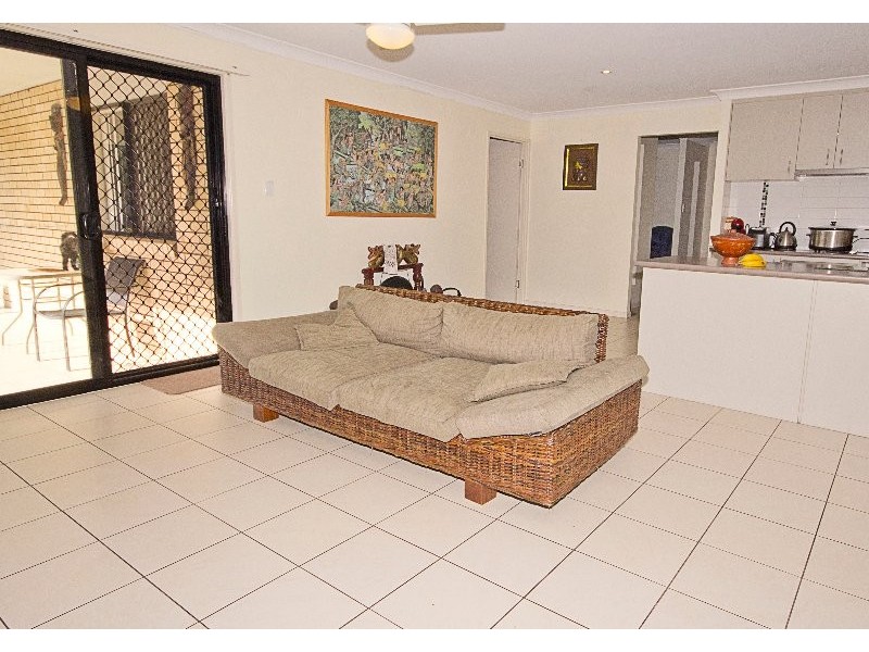 20 Pine Grove Drive, Crestmead QLD 4132