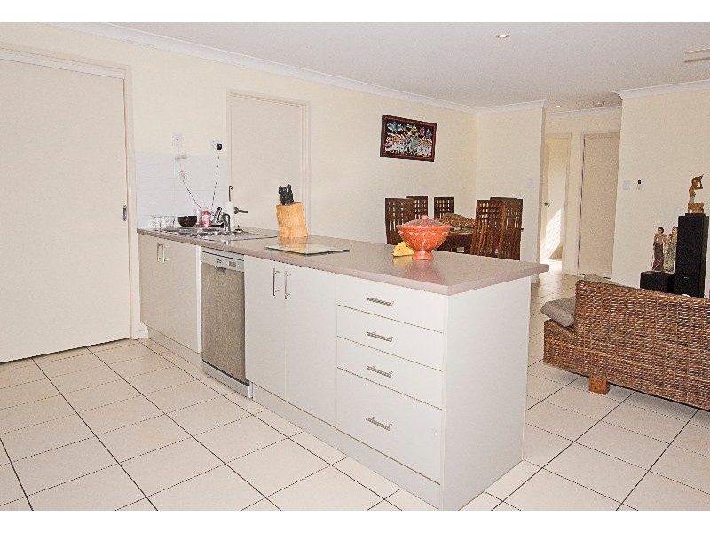 20 Pine Grove Drive, Crestmead QLD 4132