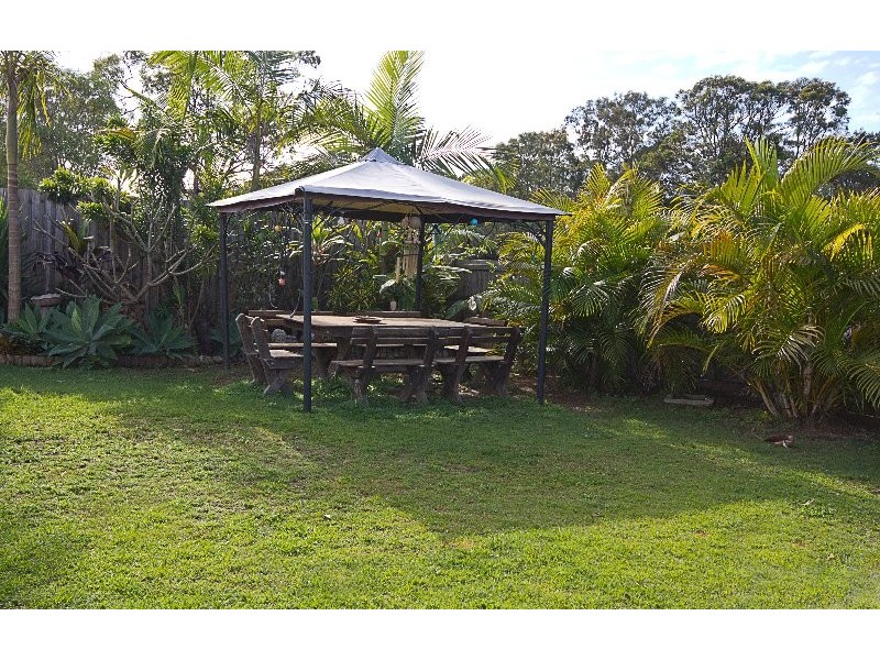 20 Pine Grove Drive, Crestmead QLD 4132