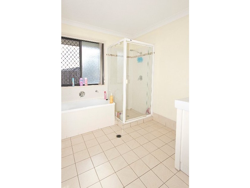 20 Pine Grove Drive, Crestmead QLD 4132