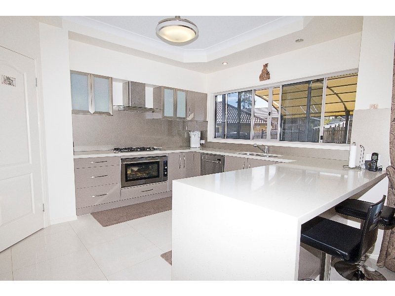 24 Grand Tce, Waterford QLD 4133