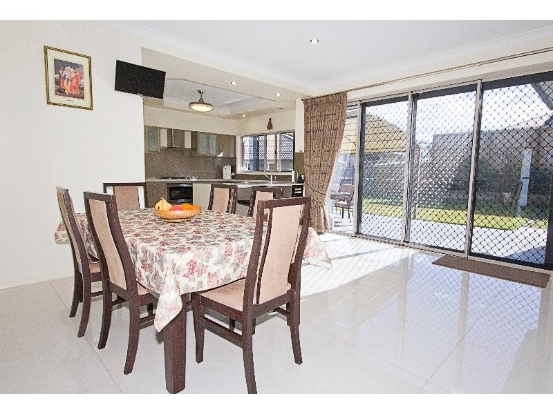 24 Grand Tce, Waterford QLD 4133