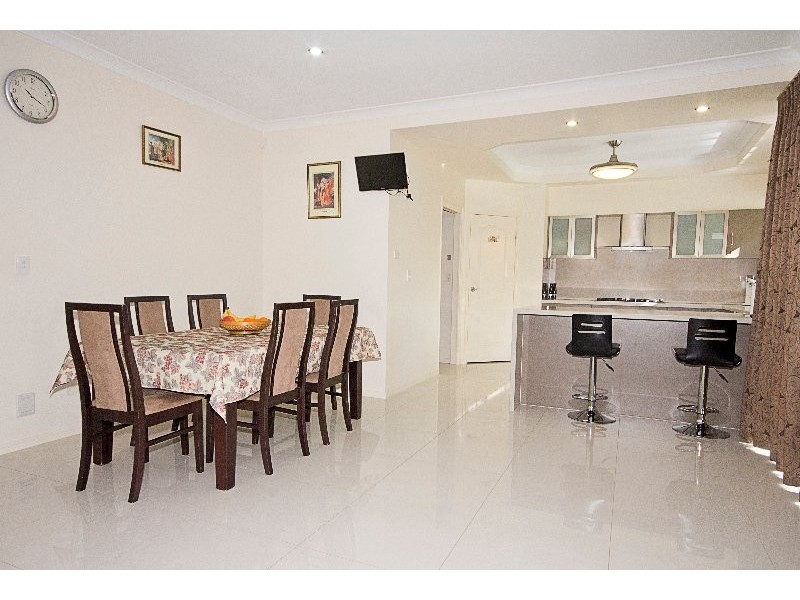 24 Grand Tce, Waterford QLD 4133