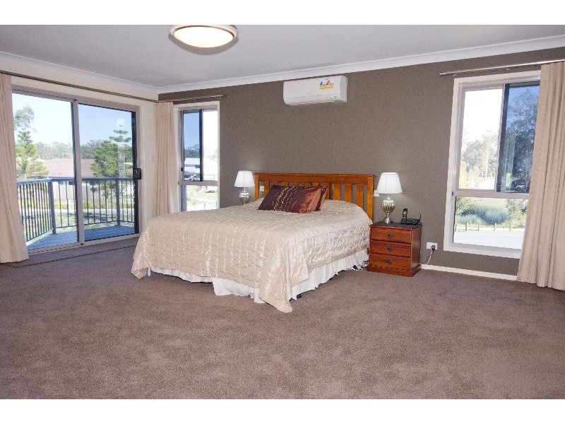 24 Grand Tce, Waterford QLD 4133