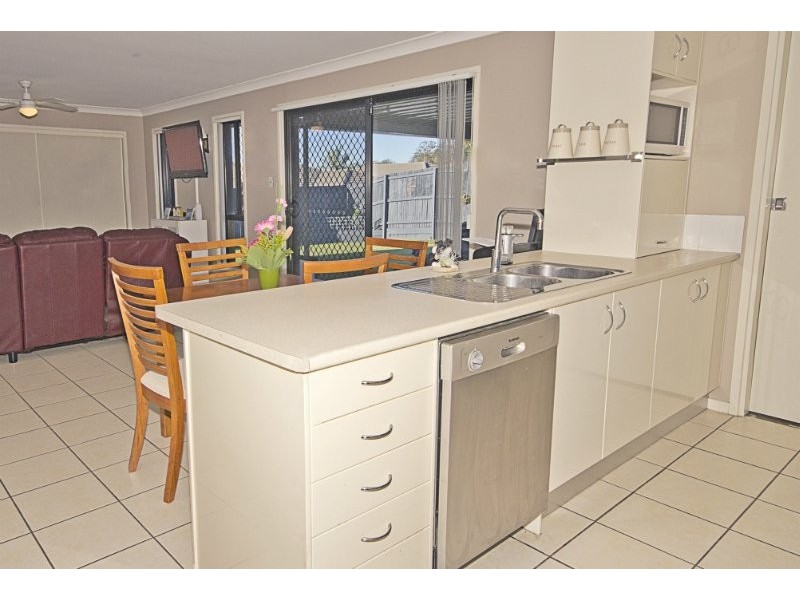 7 Webcke Ave, Crestmead QLD 4132
