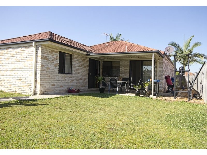 16 Starshine Street, Meadowbrook QLD 4131