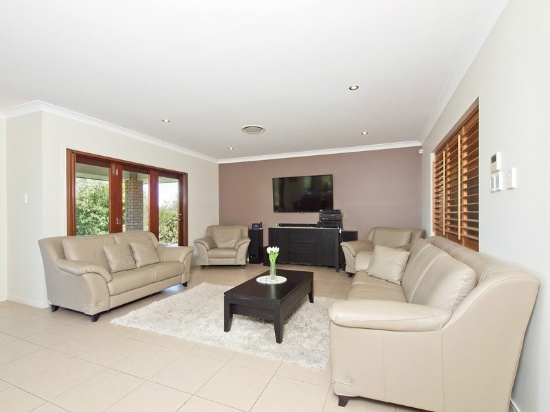 73-77 Anne Collins Cr, Mundoolun QLD 4285