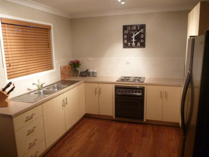 27 Short Street, Loganlea QLD 4131