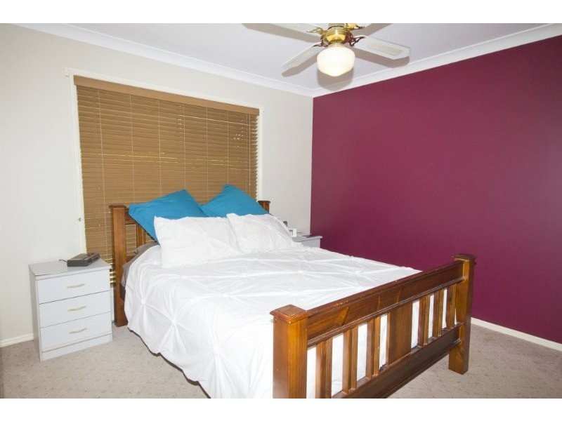 8 Majestic Court, Regents Park QLD 4118