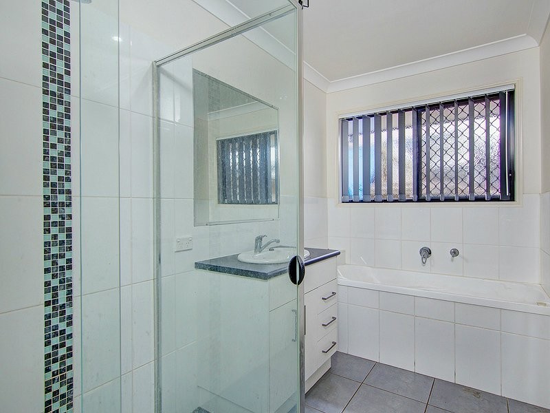 100 Grand Terrace, Waterford QLD 4133