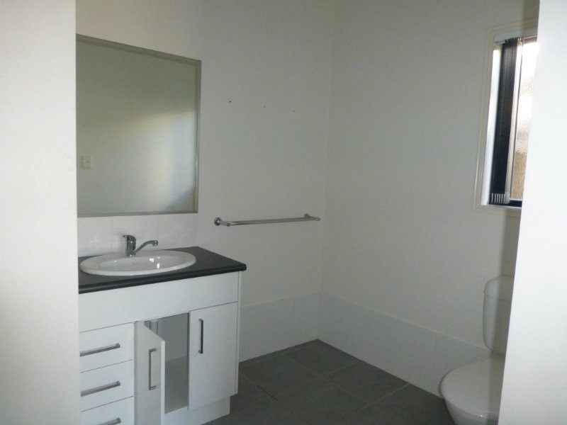 100 Grand Terrace, Waterford QLD 4133