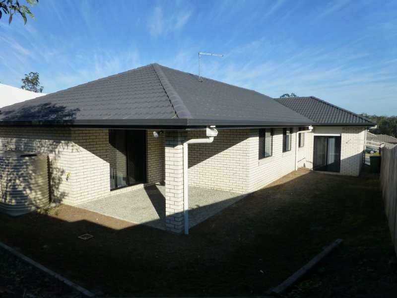 100 Grand Terrace, Waterford QLD 4133
