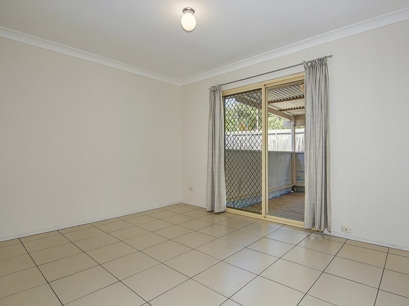 6 Venosa Place, Regents Park QLD 4118