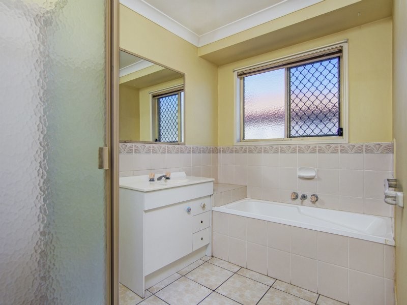 50 Kilsay Crescent, Meadowbrook QLD 4131