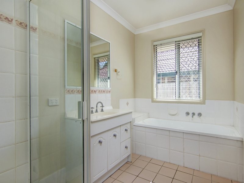 23 Regal Drive, Regents Park QLD 4118