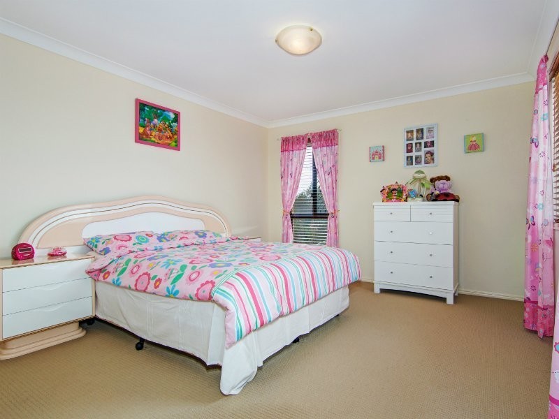 24 Melnik Drive, Loganlea QLD 4131