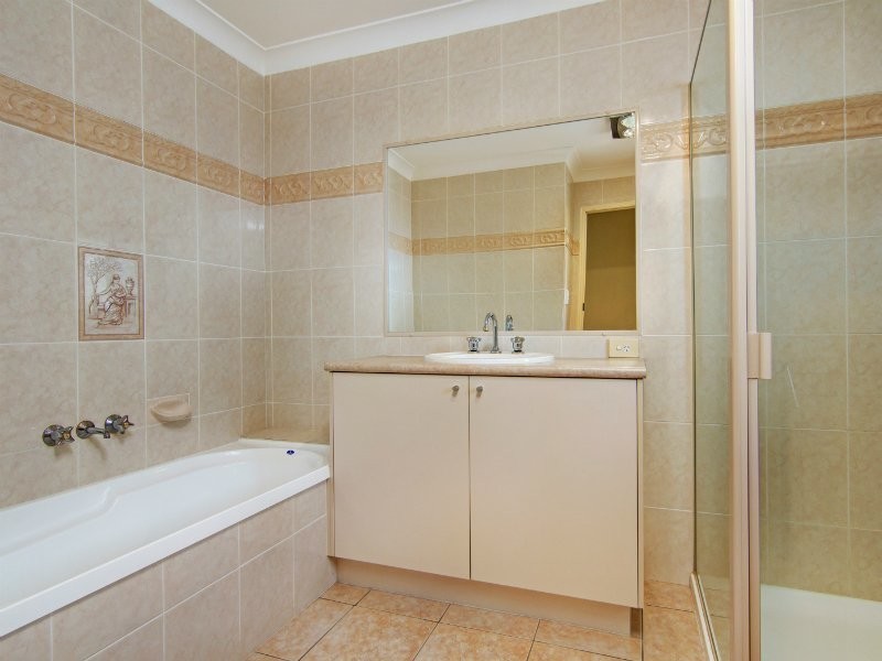 24 Melnik Drive, Loganlea QLD 4131