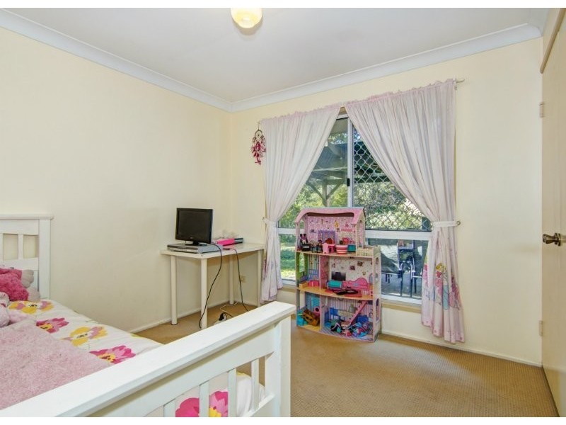 33 Palmerston Court, Munruben QLD 4125