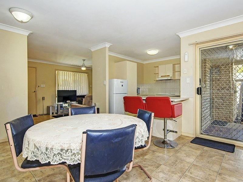 9 Debanie Court, Marsden QLD 4132