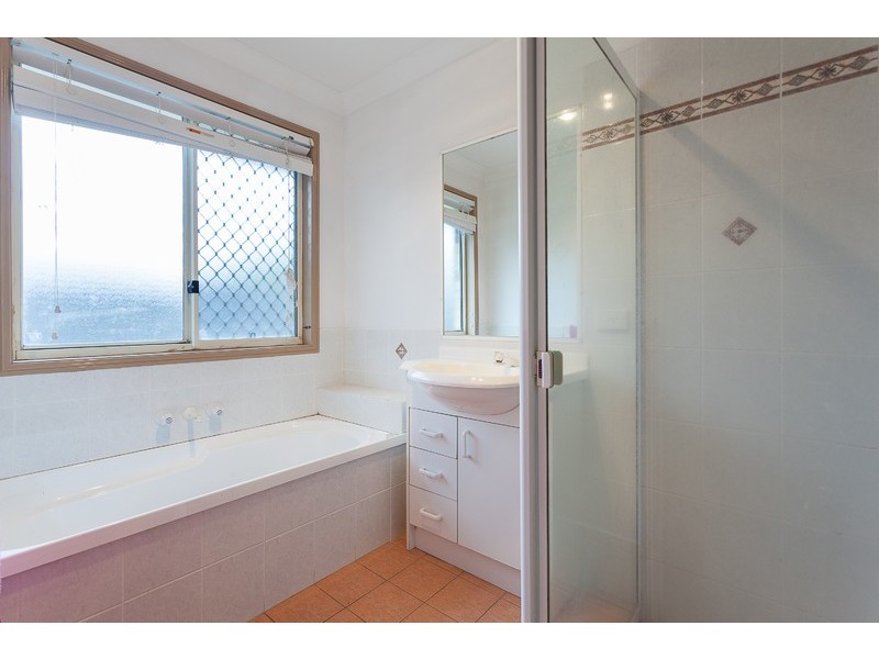 39 Lake Amaroo Court, Logan Reserve QLD 4133