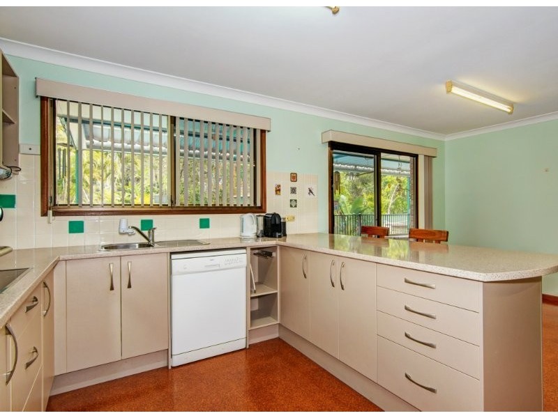 2 Poinciana Drive, Boronia Heights QLD 4124