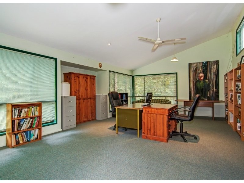 2 Poinciana Drive, Boronia Heights QLD 4124