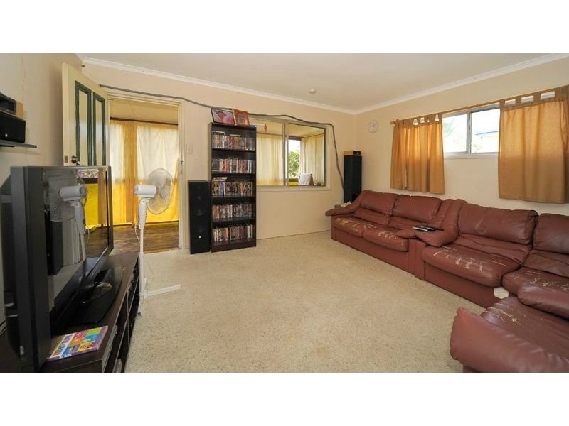 61 Aquarius Drive, Kingston QLD 4114
