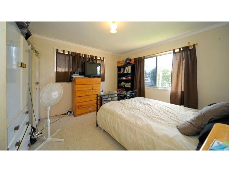 61 Aquarius Drive, Kingston QLD 4114