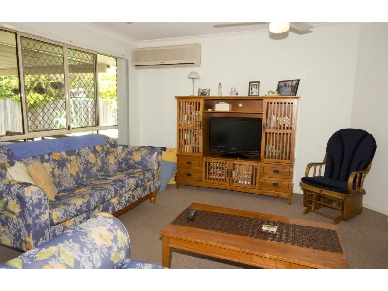6 Library Ct, Meadowbrook QLD 4131